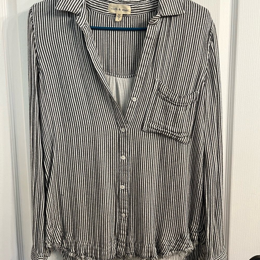 Cloth & Stone Black and White Button Down Shirt